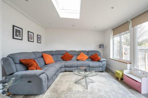 Royston Avenue E4
