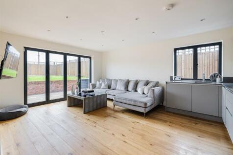 Sewardstone Road E4