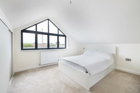 Sewardstone Road E4
