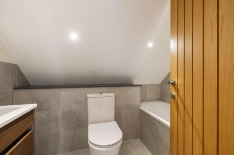 Sewardstone Road E4