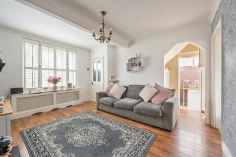 Bluehouse Road, E4