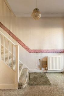 New Road, E4