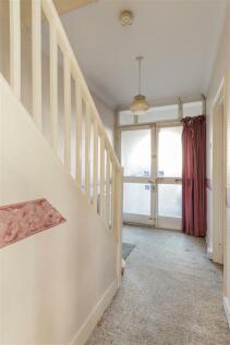 New Road, E4
