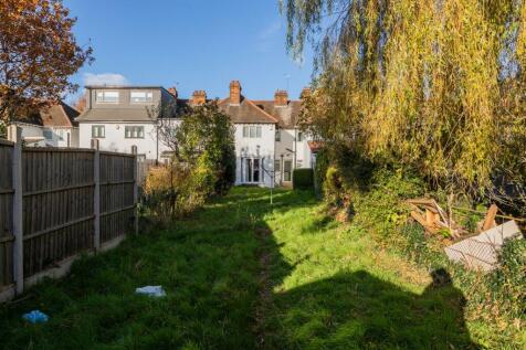 New Road, E4