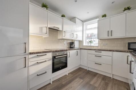 Selwyn Avenue E4