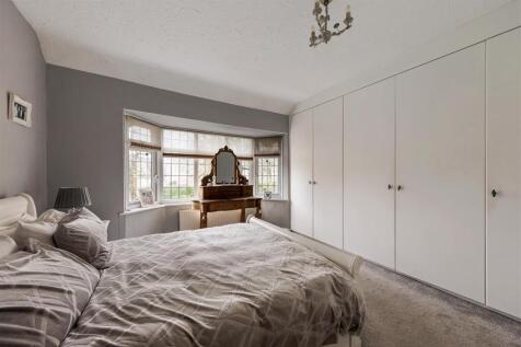 Whitehall Road E4