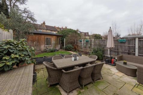 Winchester Road, E17