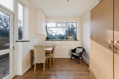 Vincent Road E4