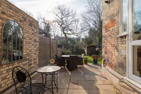 Vincent Road E4