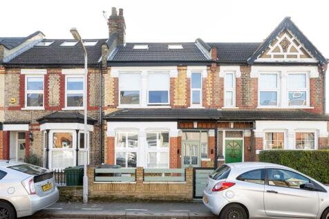 Ainslie Wood Road E4