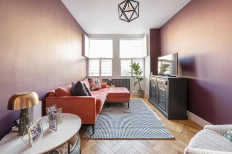 Ainslie Wood Road E4