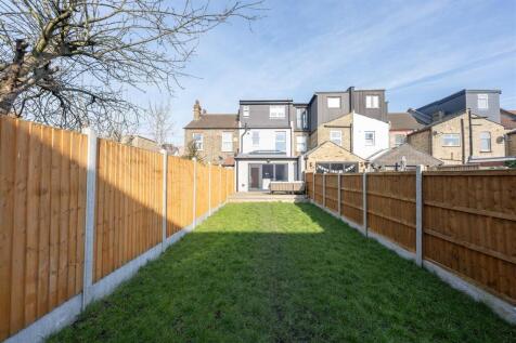 Ainslie Wood Road E4