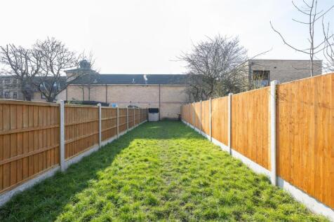 Ainslie Wood Road E4