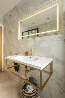 Ainslie Wood Road E4