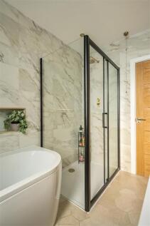 Ainslie Wood Road E4