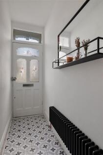 Selwyn Avenue E4