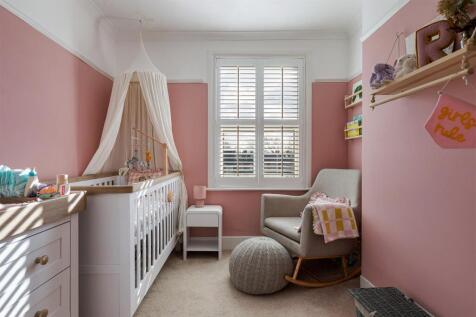 Selwyn Avenue E4