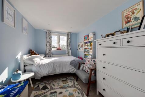 Selwyn Avenue E4