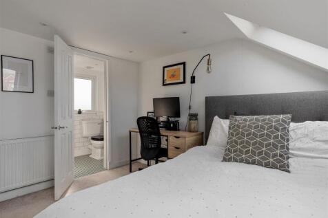 Selwyn Avenue E4