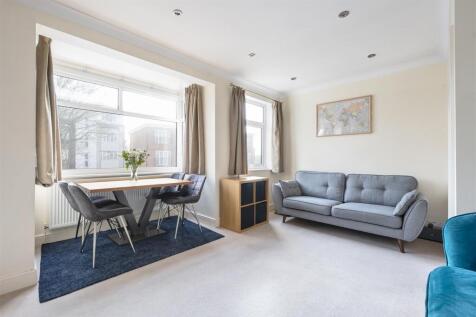Heathcote Grove E4
