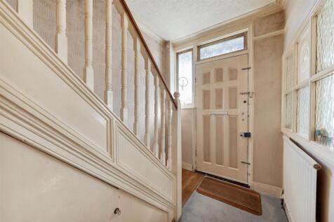 Nelson Road E4