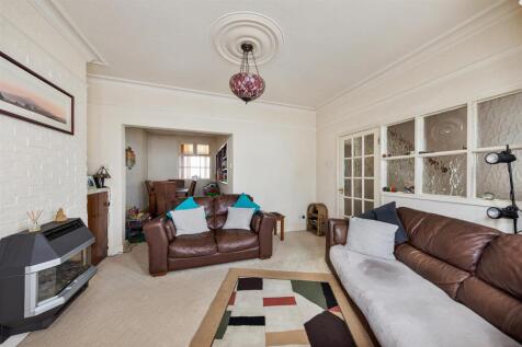 Nelson Road E4