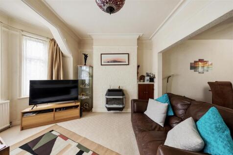 Nelson Road E4