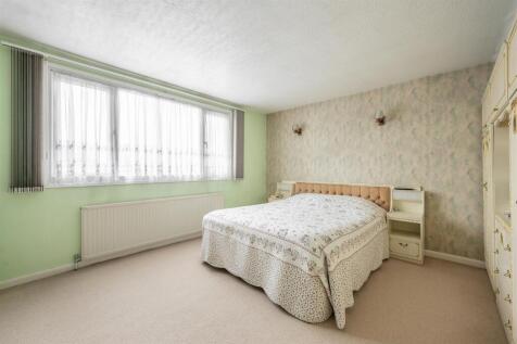 Hall Lane E4