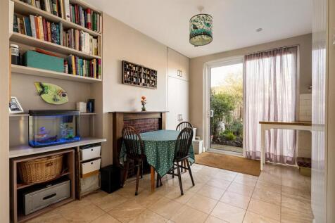 Malvern Avenue, E4
