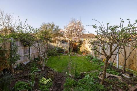 Malvern Avenue, E4