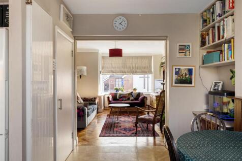 Malvern Avenue, E4