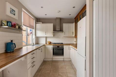 Malvern Avenue, E4