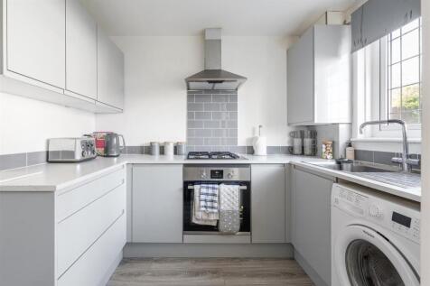 Mapleton Road E4