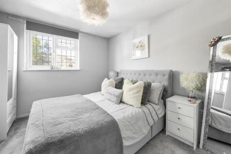 Mapleton Road E4