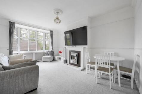 Seymour Court E4