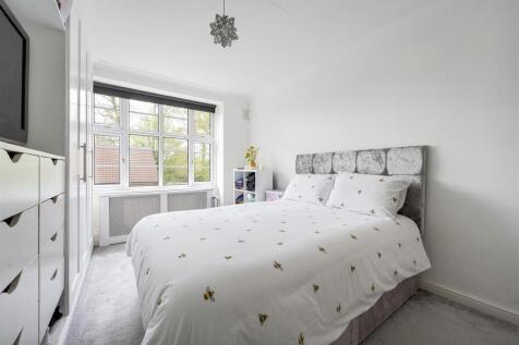 Seymour Court E4
