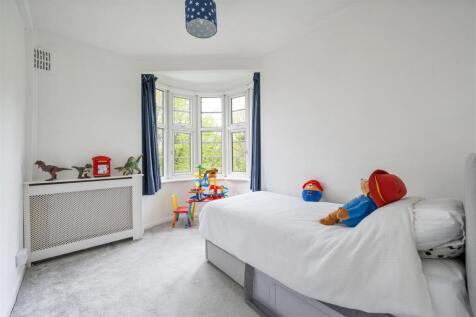 Seymour Court E4