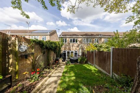 Wyemead Crescent, E4