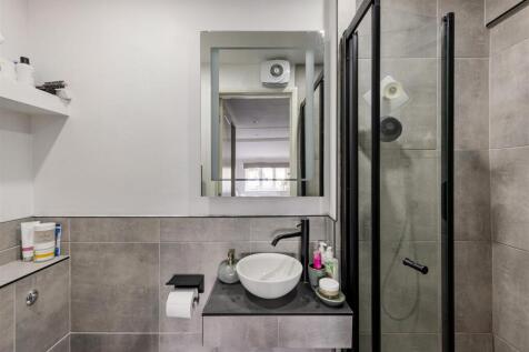 Wyemead Crescent, E4