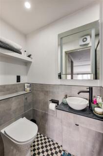 Wyemead Crescent, E4