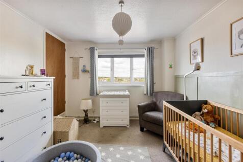 Wyemead Crescent, E4