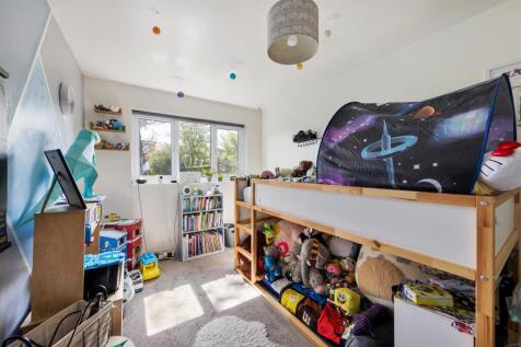 Wyemead Crescent, E4