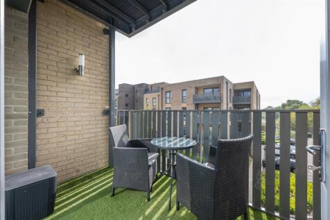 Merriam Close, E4