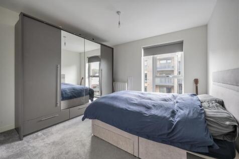 Merriam Close, E4