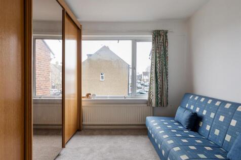 Harman Close, E4