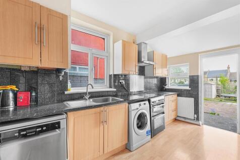 Winchester Road, E4