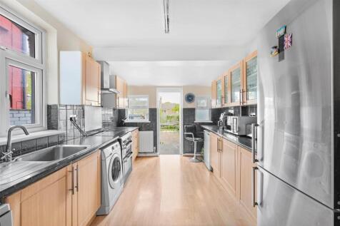 Winchester Road, E4