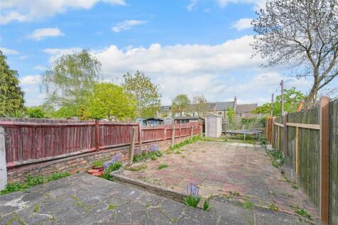 Winchester Road, E4