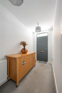 Hickman Avenue, E4