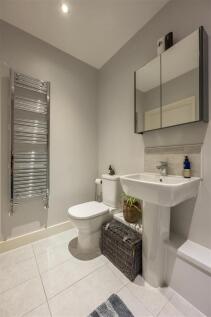 Hickman Avenue, E4